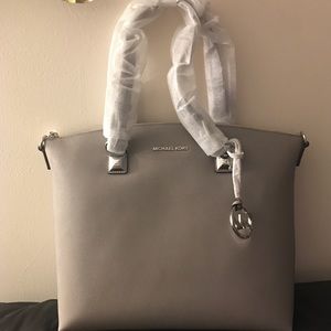 ⭐️NWT‼️Michael Michael Kors Tote ‼️